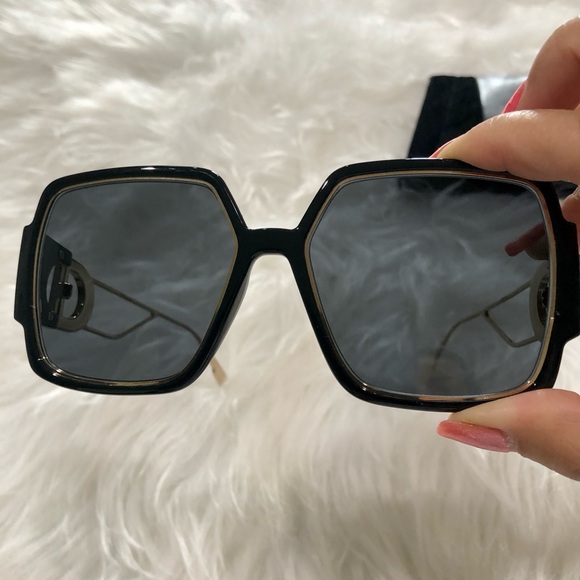CHRISTIAN DIOR 30MONTAIGNE2 OVERSIZED SQUARE SUNGLASSES IN BLACK/GOLD - Picture 11 of 12